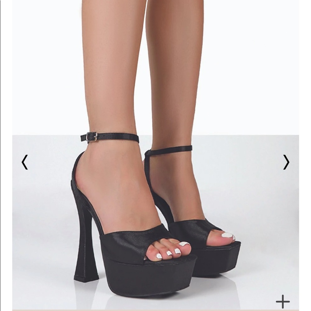 BRAND NEW PUBLIC DESIRE HEELS BLACK